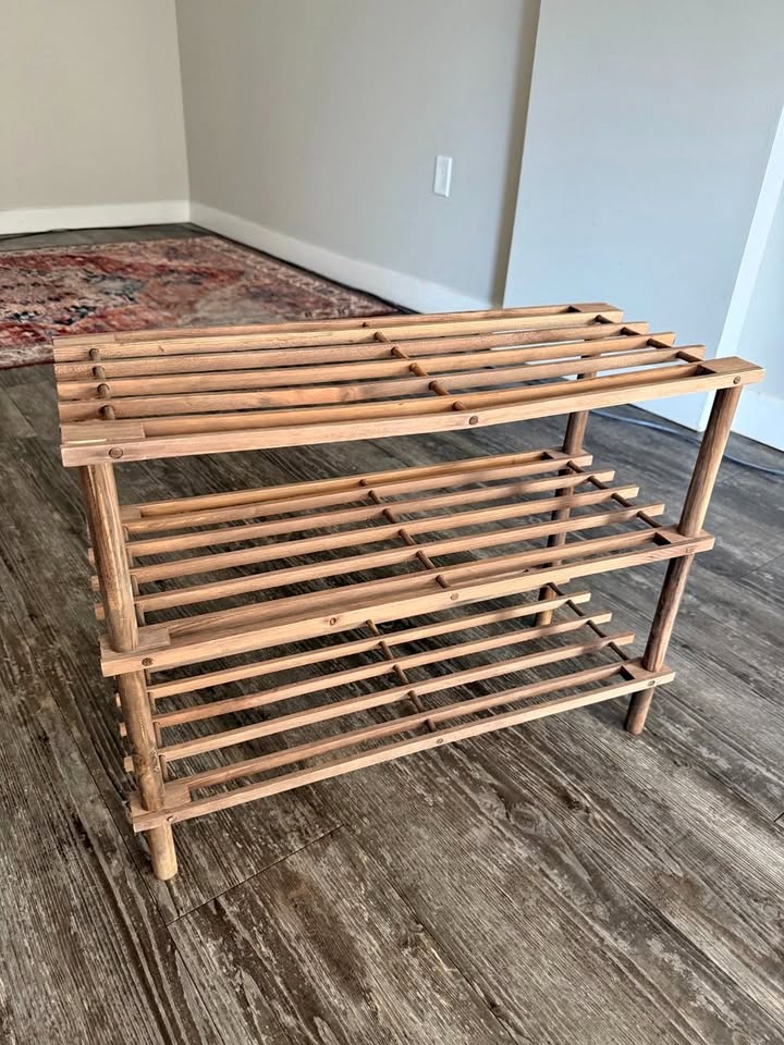 Wooden Shoe Rack / Small Shelf – Great Condition