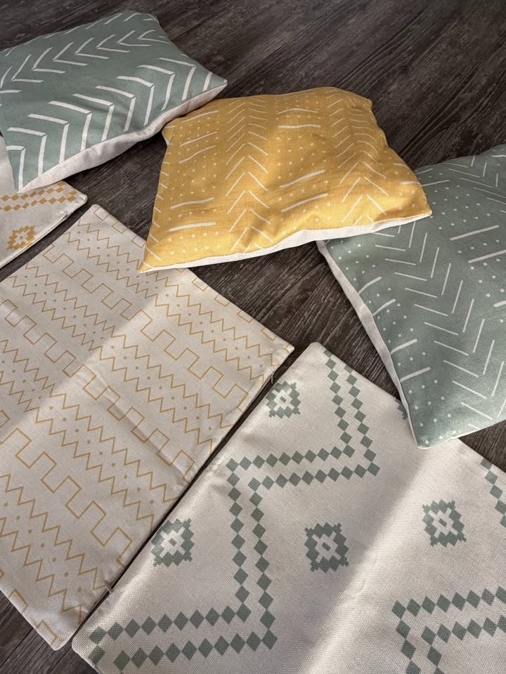 Set of 4 Cushions with 8 Covers – All for $15 - photo 3
