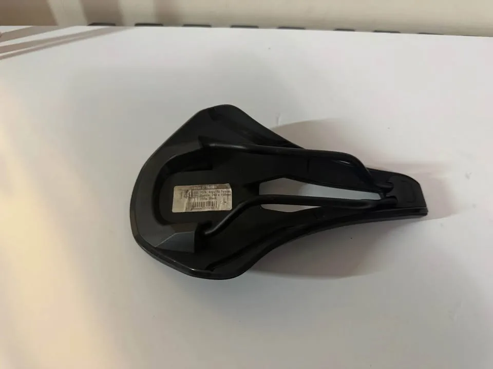 Fizik Tempo Argo R5 Saddle (150mm) - Unisex image indicator(4)