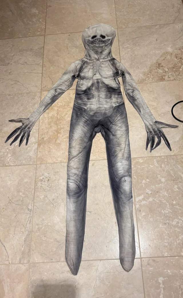 Boy’s “The Rake Morphsuit”- size Medium (7-9yrs) image indicator(3)