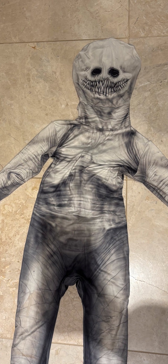 Boy’s “The Rake Morphsuit”- size Medium (7-9yrs) - photo 4