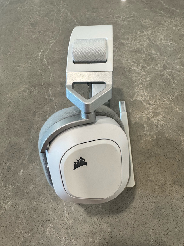 Corsair HS80 Max Wireless Gaming Headset (with stand) - photo 5