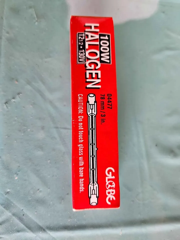 Halogen light bulbs 100W 3in or 78mm. 8 pcs