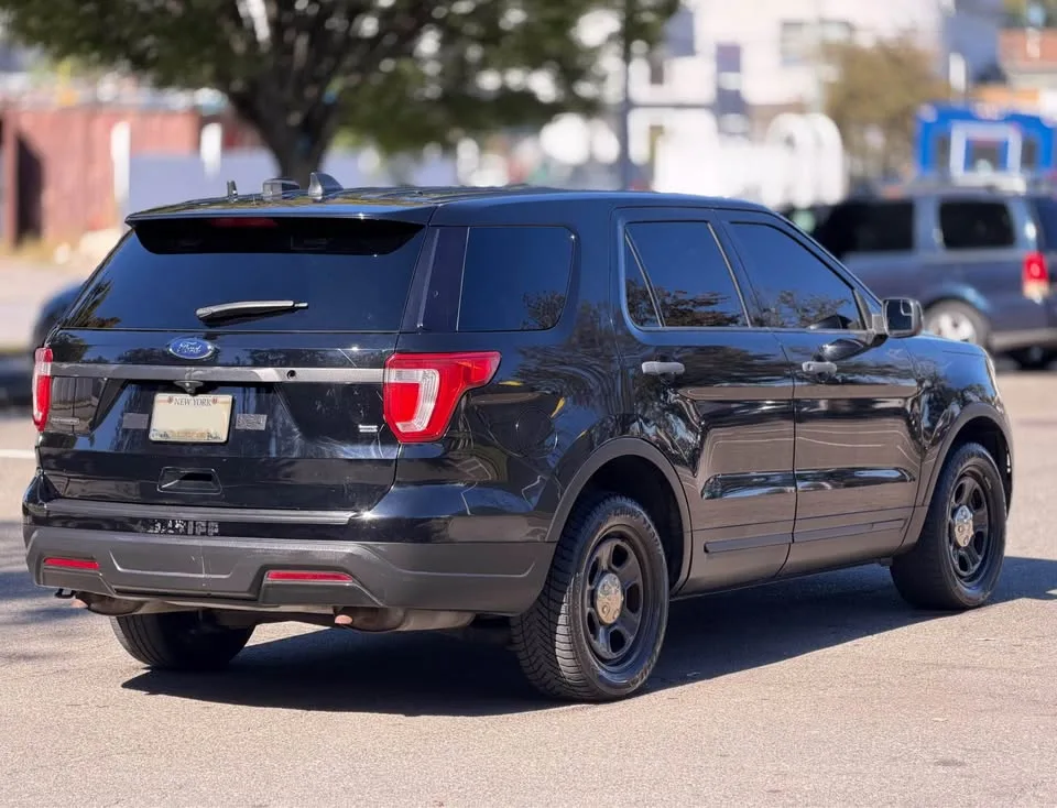 2018 Ford Explorer · Sport Utility 4D image indicator(4)