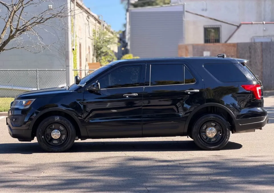 2018 Ford Explorer · Sport Utility 4D image indicator(6)