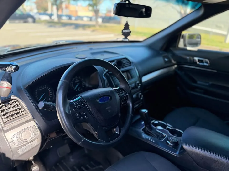 2018 Ford Explorer · Sport Utility 4D image indicator(8)