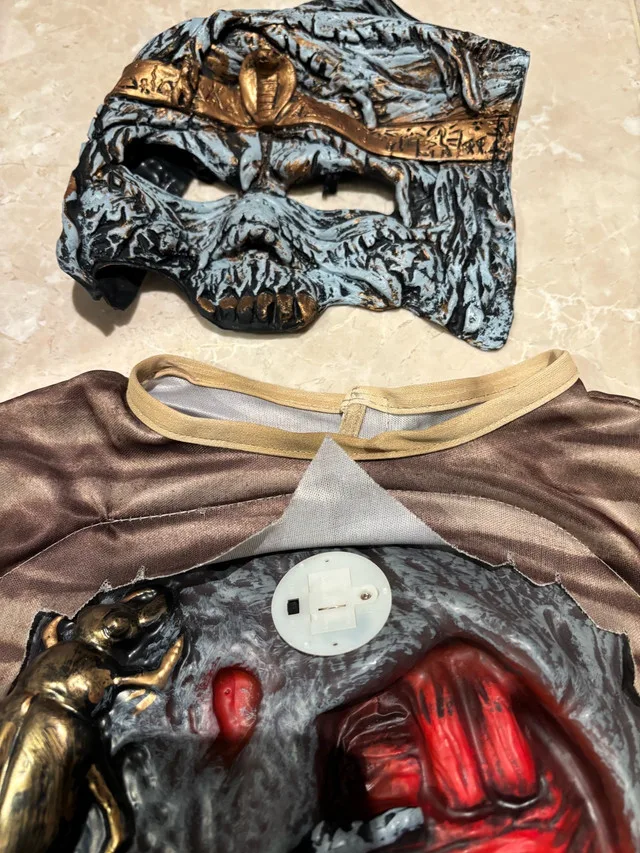 Mummy Halloween costume w/ lights +Sound - Medium (7-9 yrs) image indicator(4)