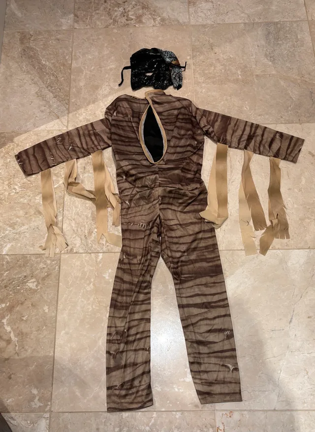 Mummy Halloween costume w/ lights +Sound - Medium (7-9 yrs) image indicator(5)