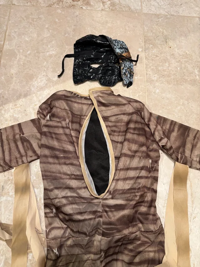 Mummy Halloween costume w/ lights +Sound - Medium (7-9 yrs) image indicator(6)