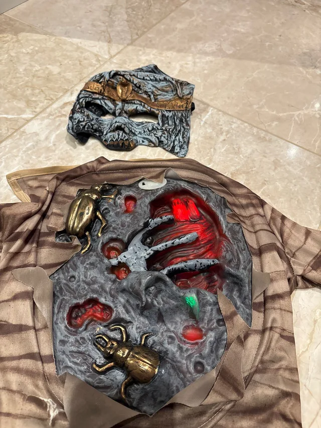 Mummy Halloween costume w/ lights +Sound - Medium (7-9 yrs) image indicator(8)