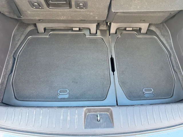 Kia carnival 2024 model trunk storage box with cover thumbnail