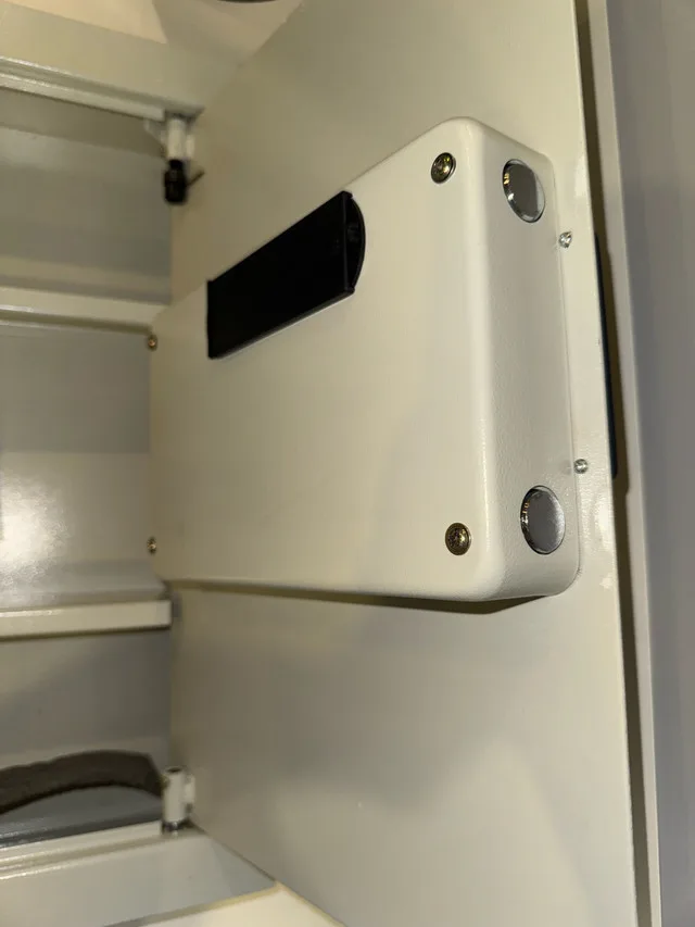 Lucky Guard Electronic Wall Safe (White) image indicator(4)