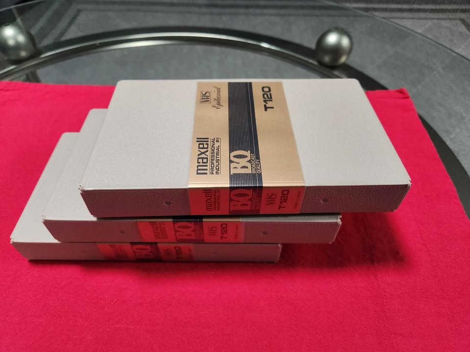 Maxell VHS T120 tapes 3 pcs - photo 2