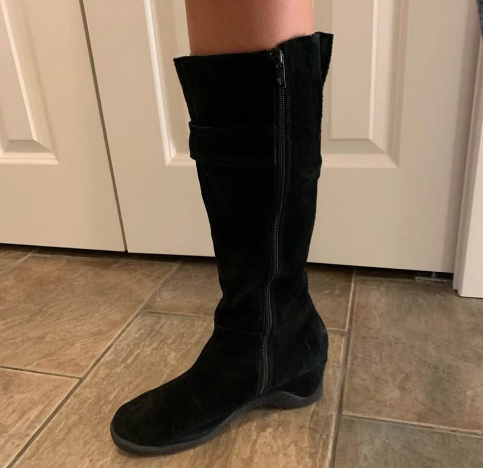 Black suede boots size 7.5 - photo 2