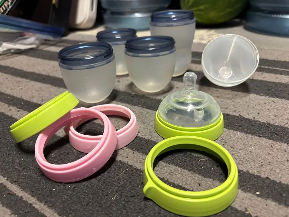 Como Tomo bottles image indicator(2)