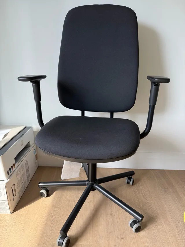 IKEA SMÖRKULL Office chair with armrests image indicator(2)