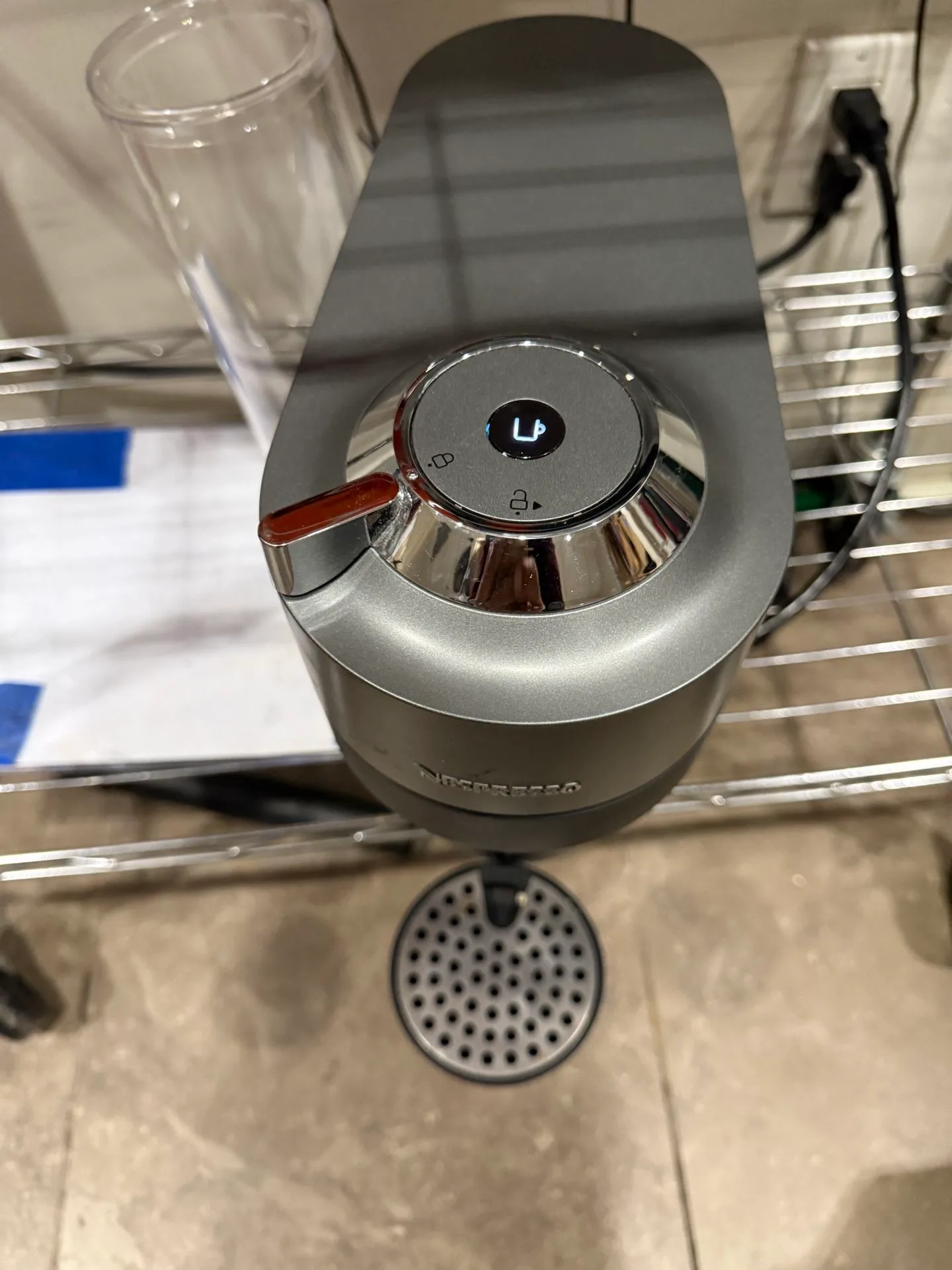 Nespresso De'Longhi Vertuo Pop+ Coffee Machine image indicator(2)