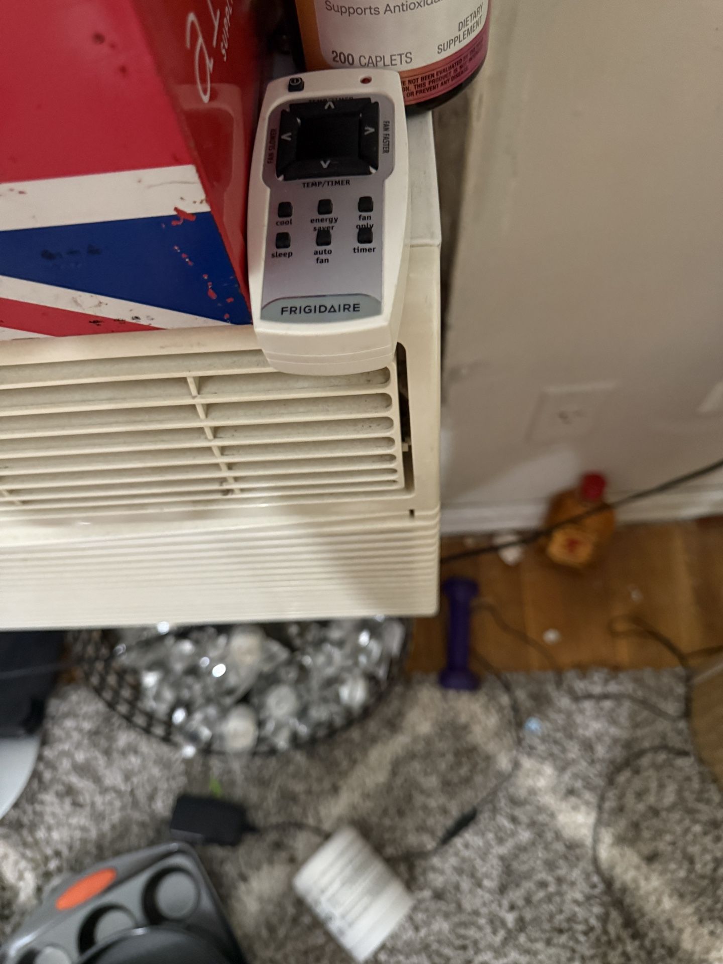 Frigidaire AC 8000 BTU In Wall AC With Remote - photo 2