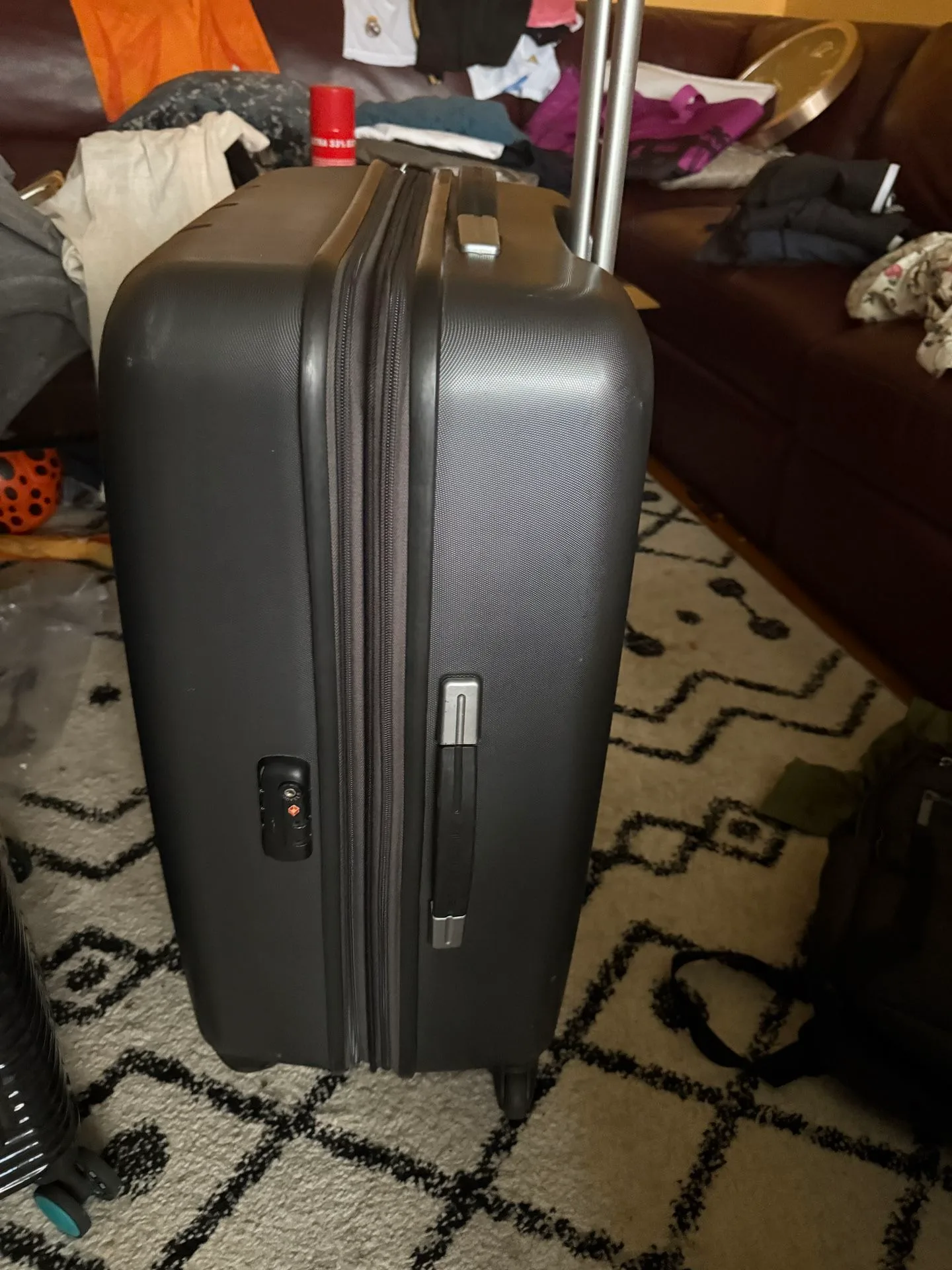 Samsonite Expandable Luggage , Very Well Made image indicator(5)