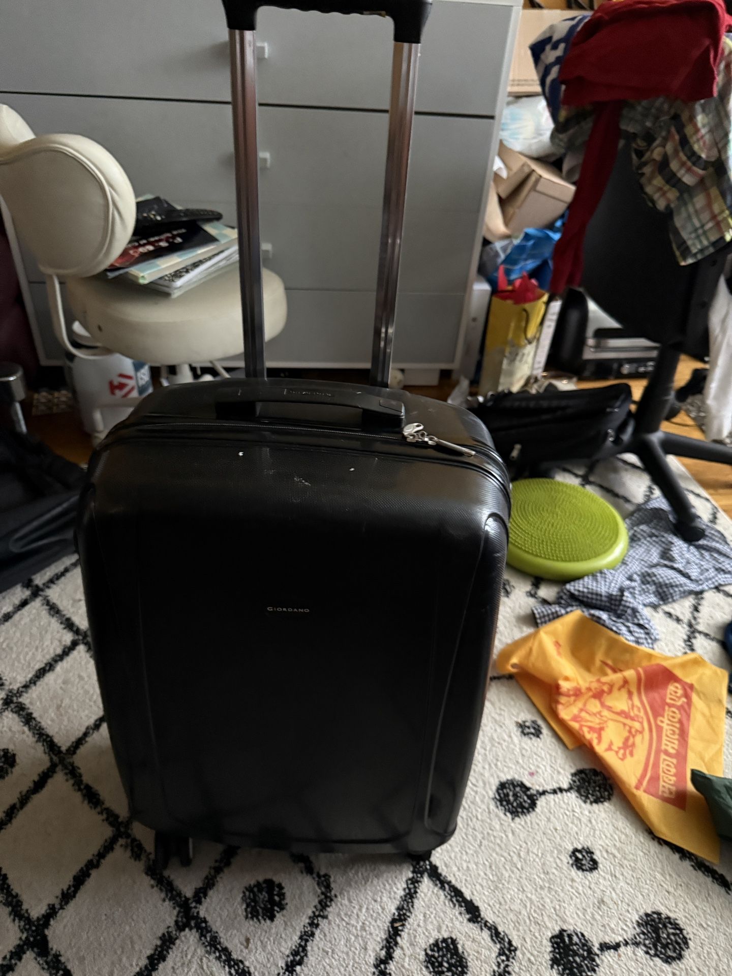 Well Made Giordano Luggage - photo 4