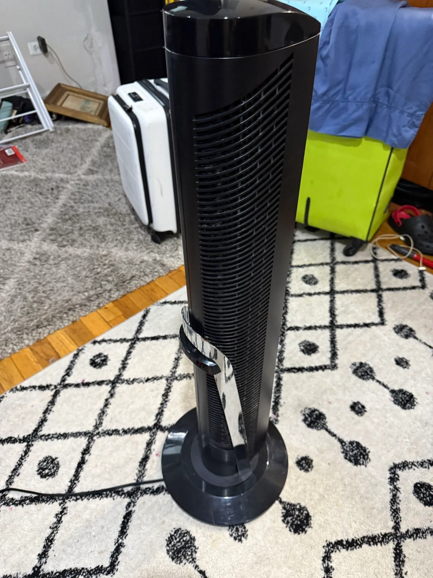 VORNADO Standing Tower Fan image indicator(2)