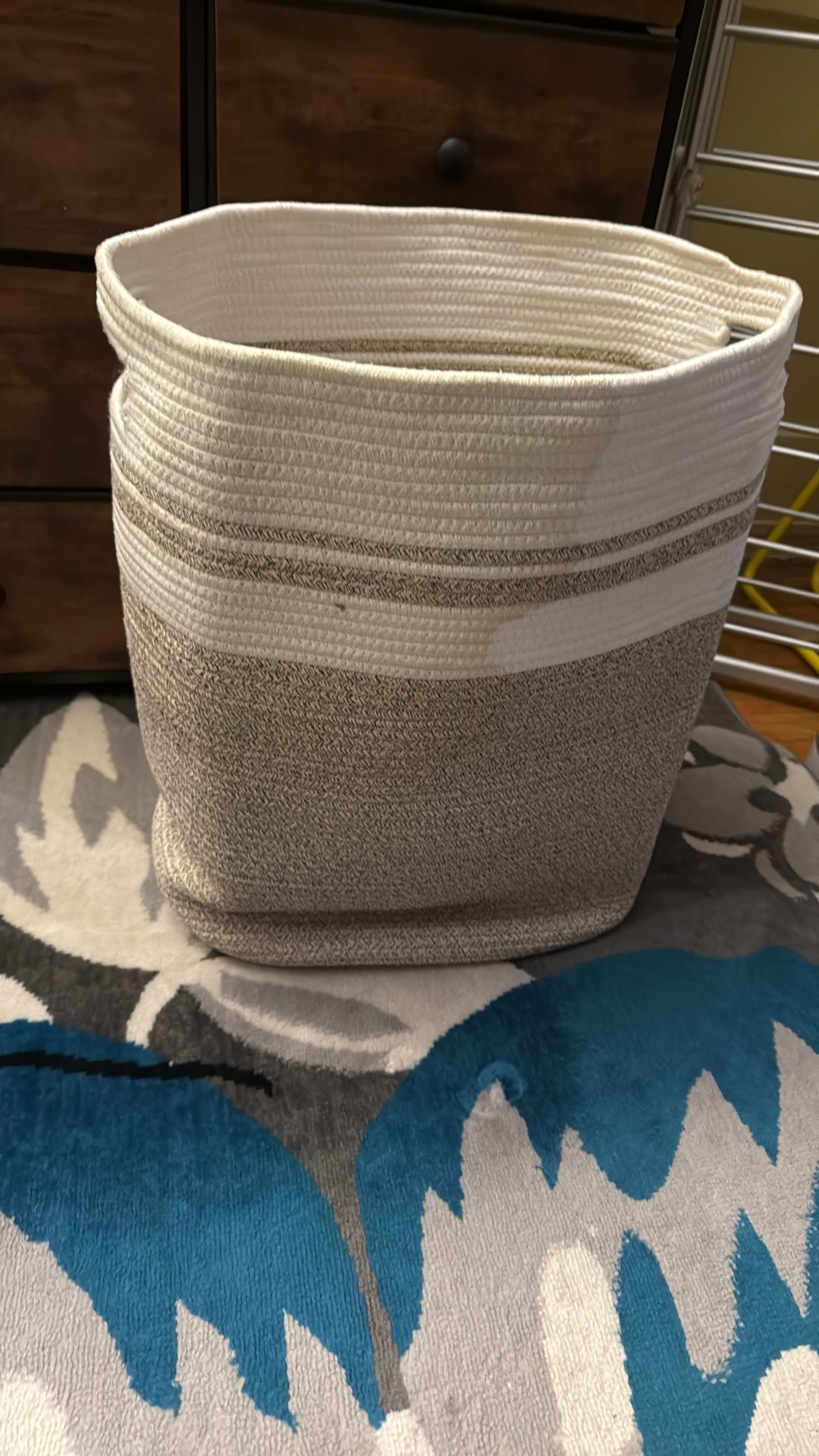 Sofas Laundry Hamper - photo 3