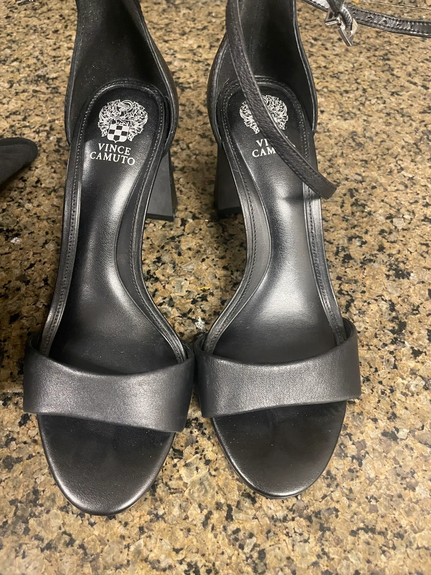 Ladies Pomp Shoes Sandle thumbnail