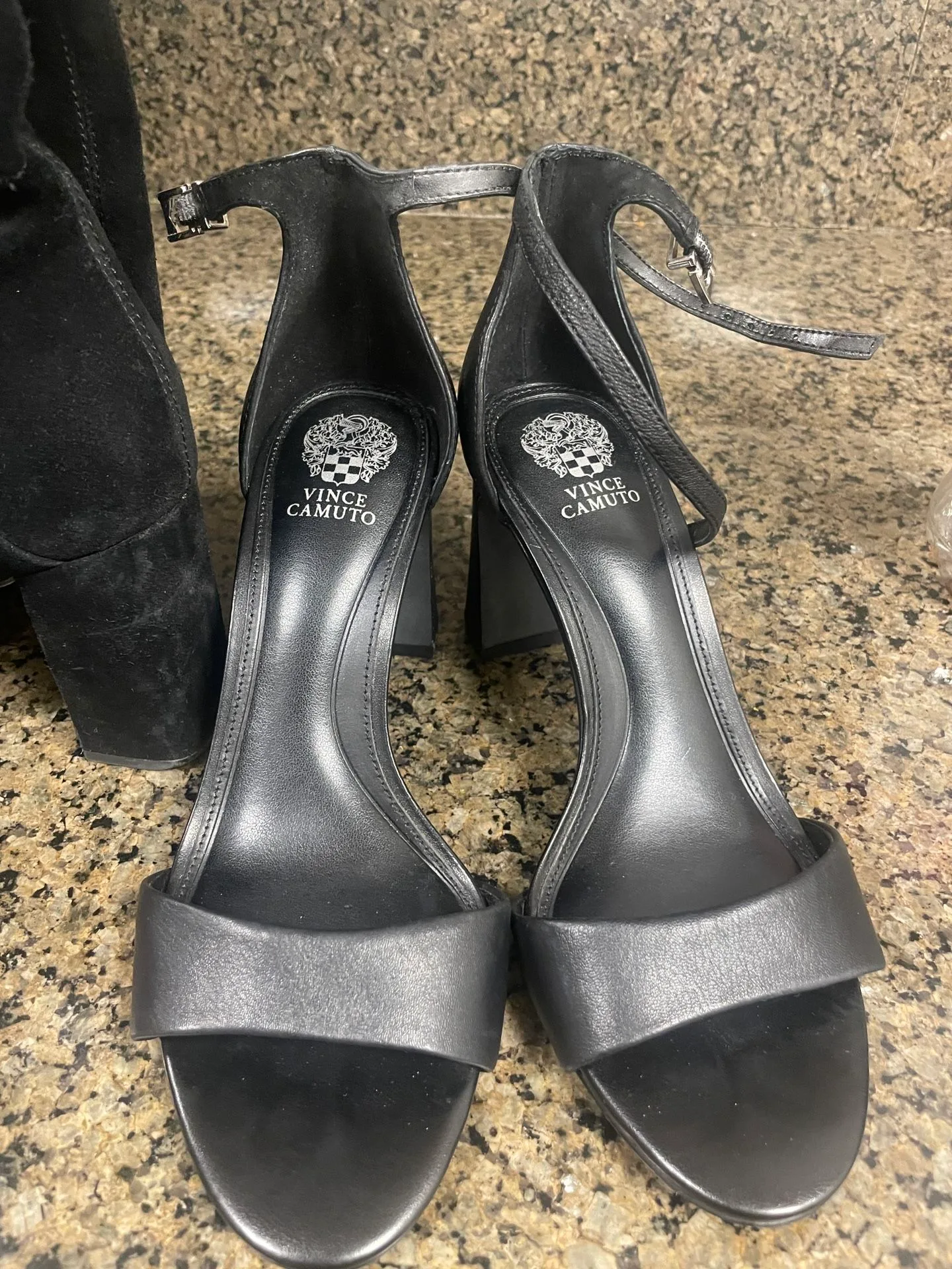 Ladies Pomp Shoes Sandle image indicator(6)