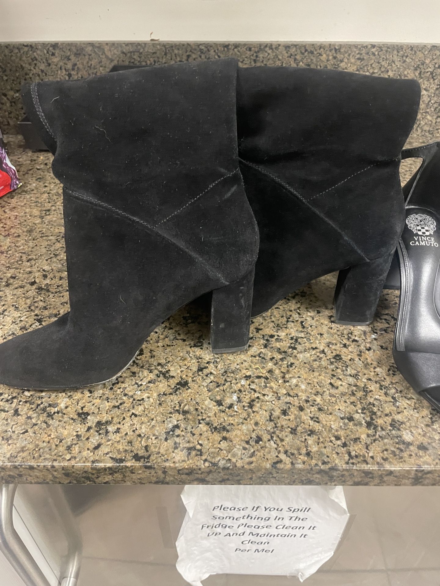 Ladies Leather Shoes Pomp