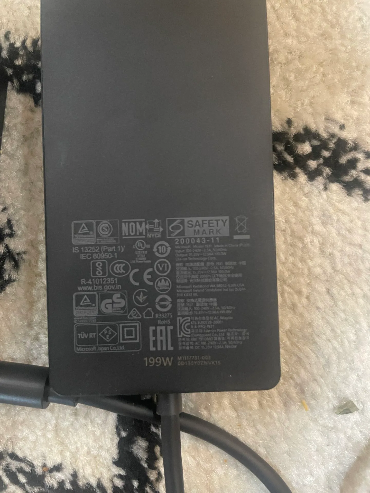 Microsoft Surface Dock 2 image indicator(5)