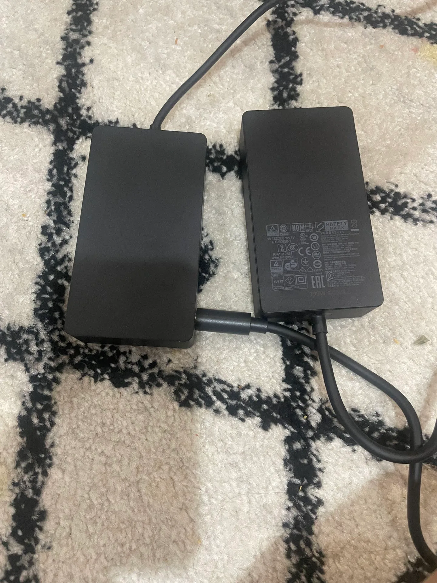 Microsoft Surface Dock 2 image indicator(6)