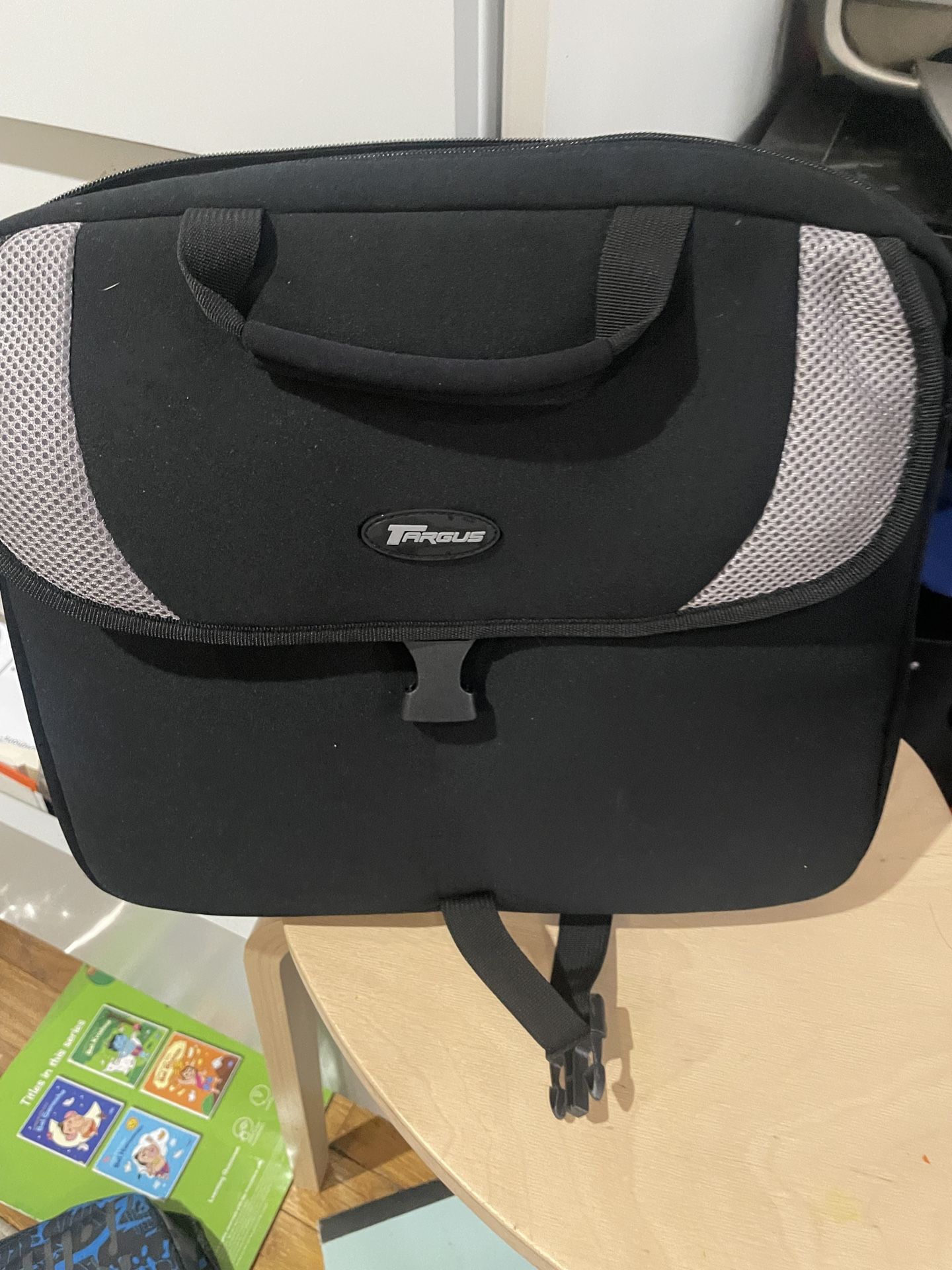 Tragus Computer Carry Bag