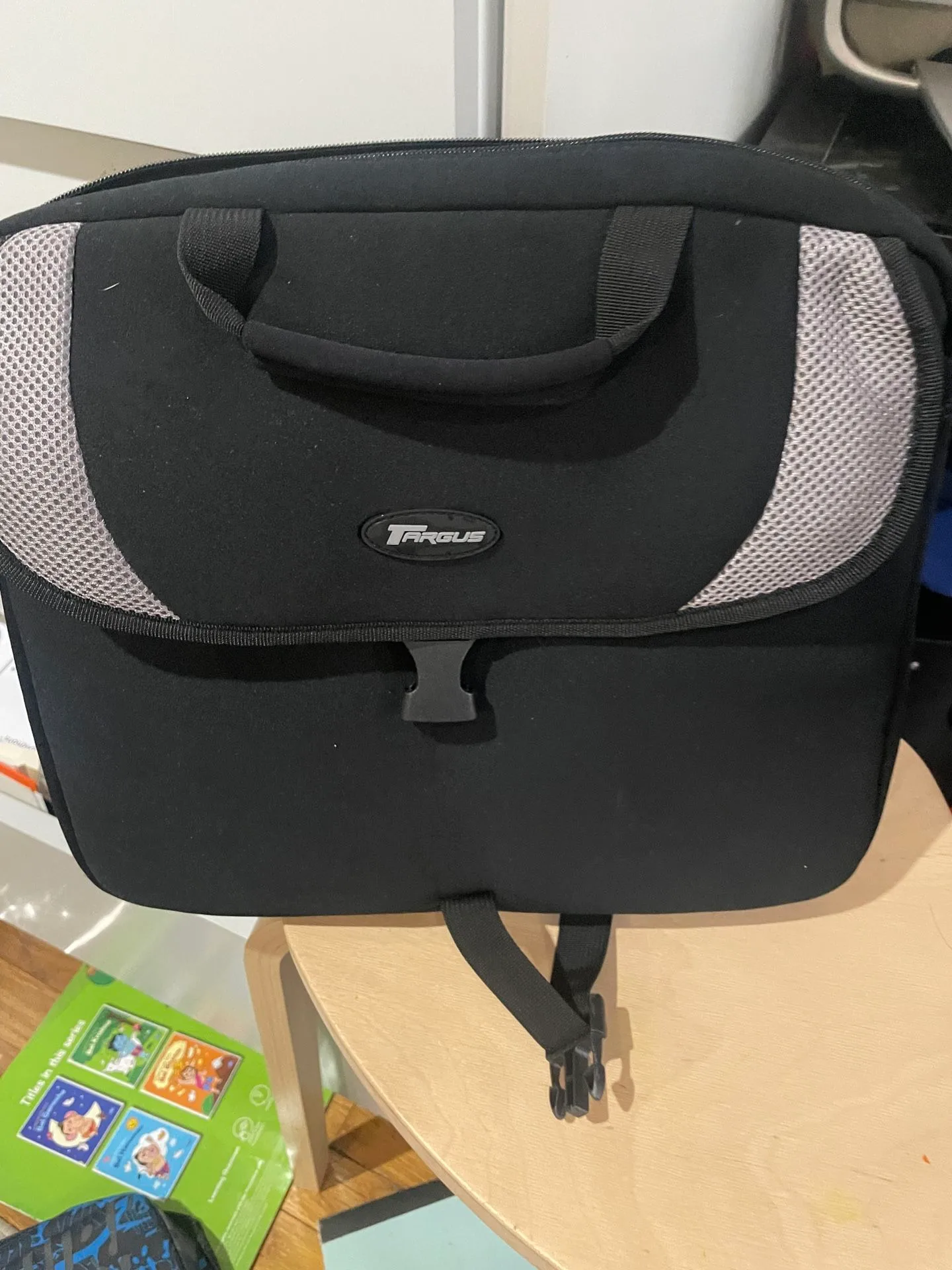 Tragus Computer Carry Bag thumbnail