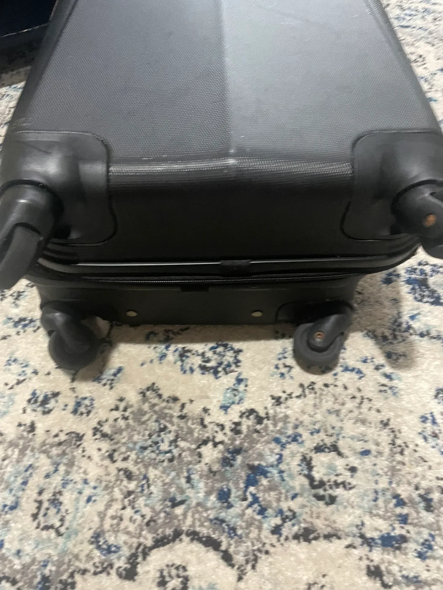 Expandable Carry On Bag With 4th res image indicator(2)