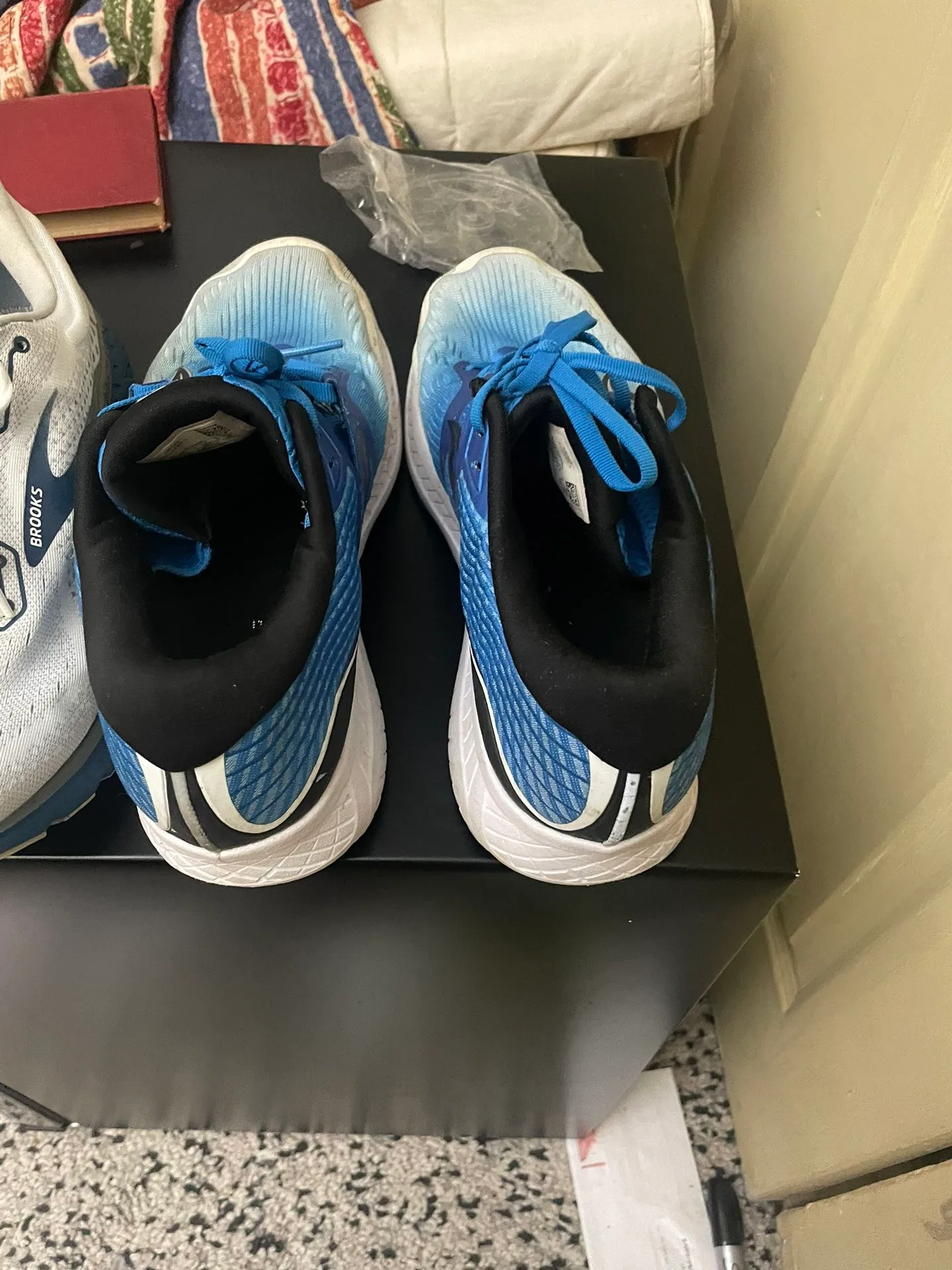 Nice Running Shoes thumbnail
