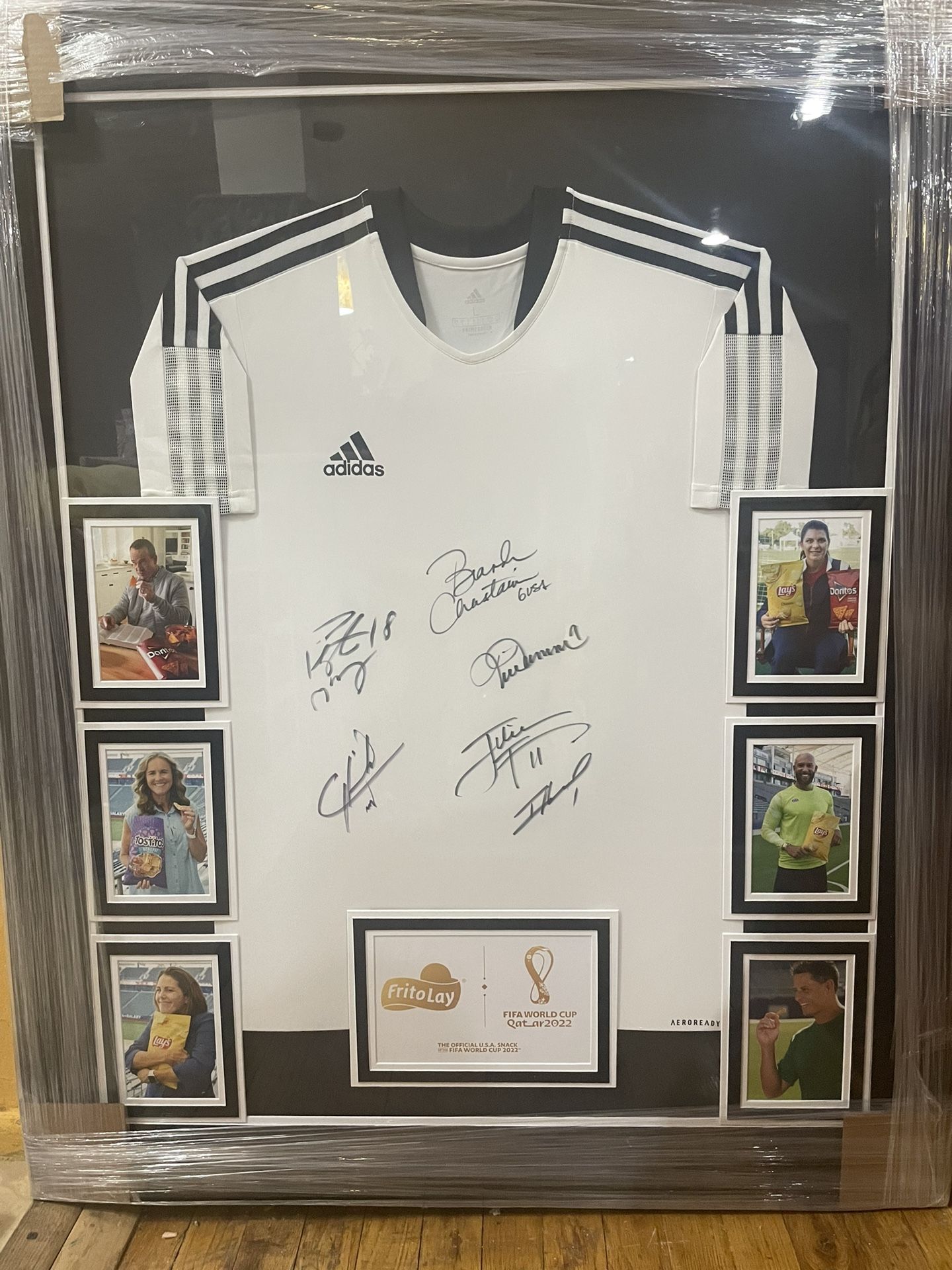 FIFA World Cup 2022 Frame With 6 Autographs
