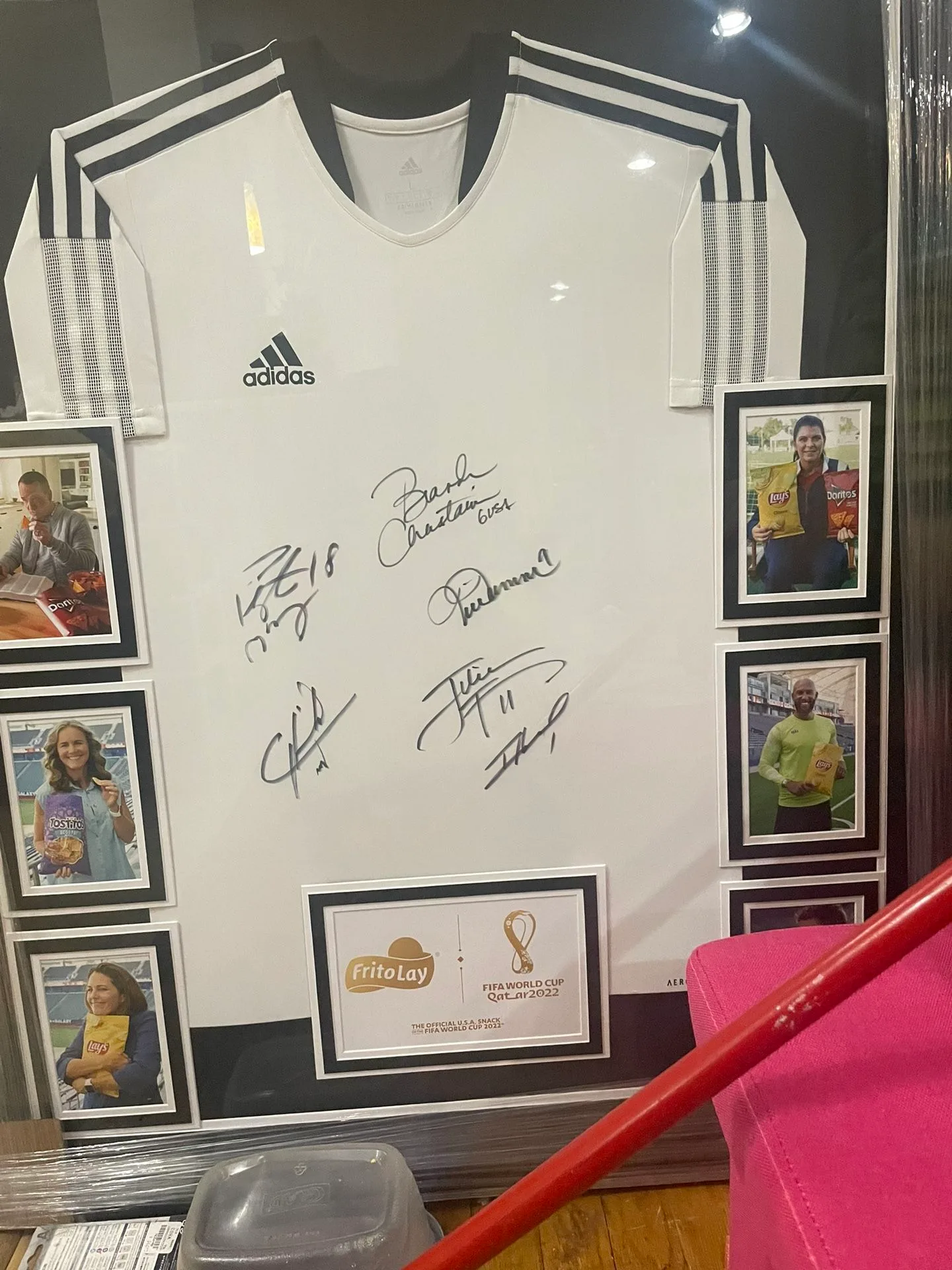 FIFA World Cup 2022 Frame With 6 Autographs image indicator(3)