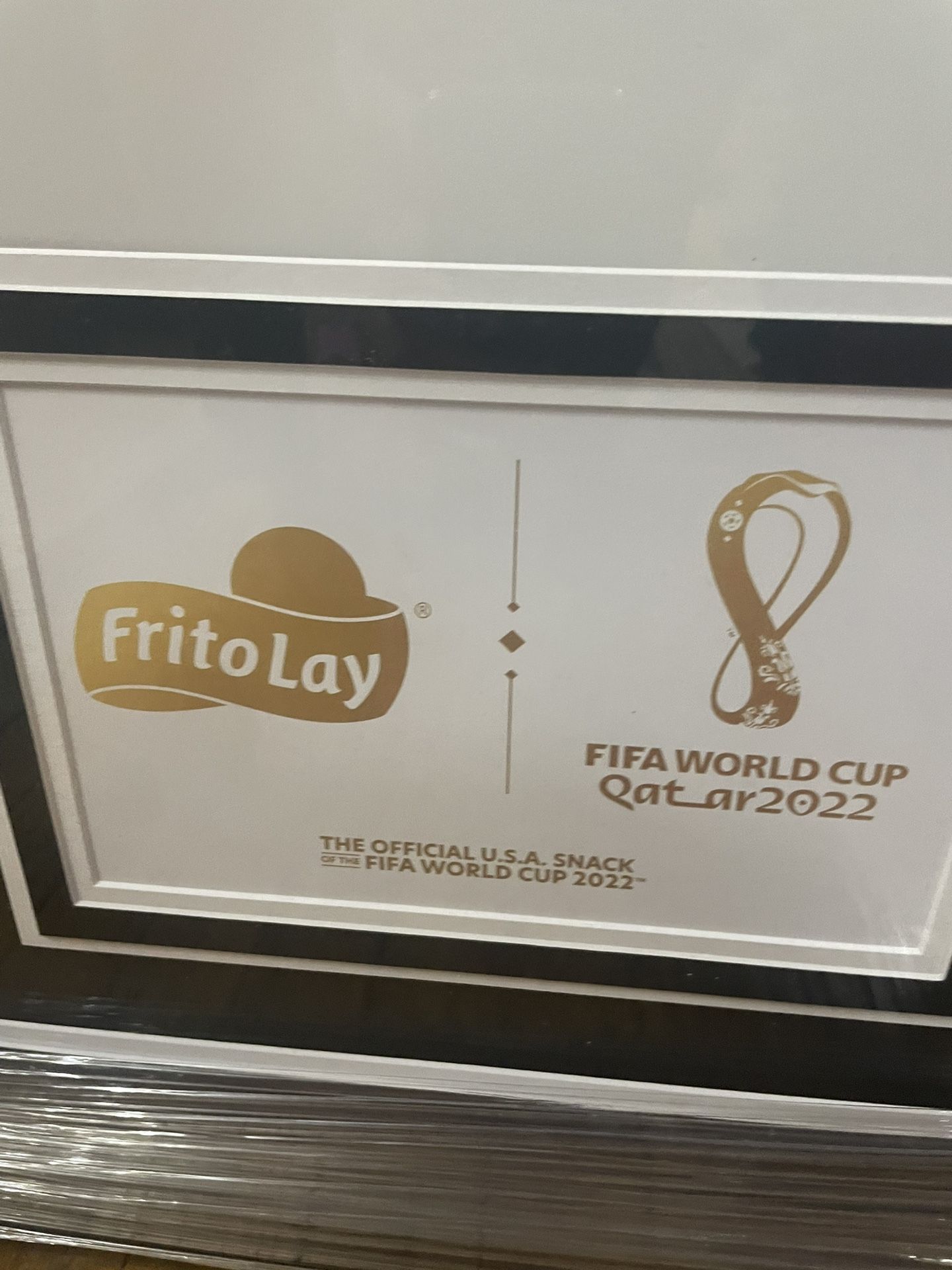 FIFA World Cup 2022 Frame With 6 Autographs - photo 5
