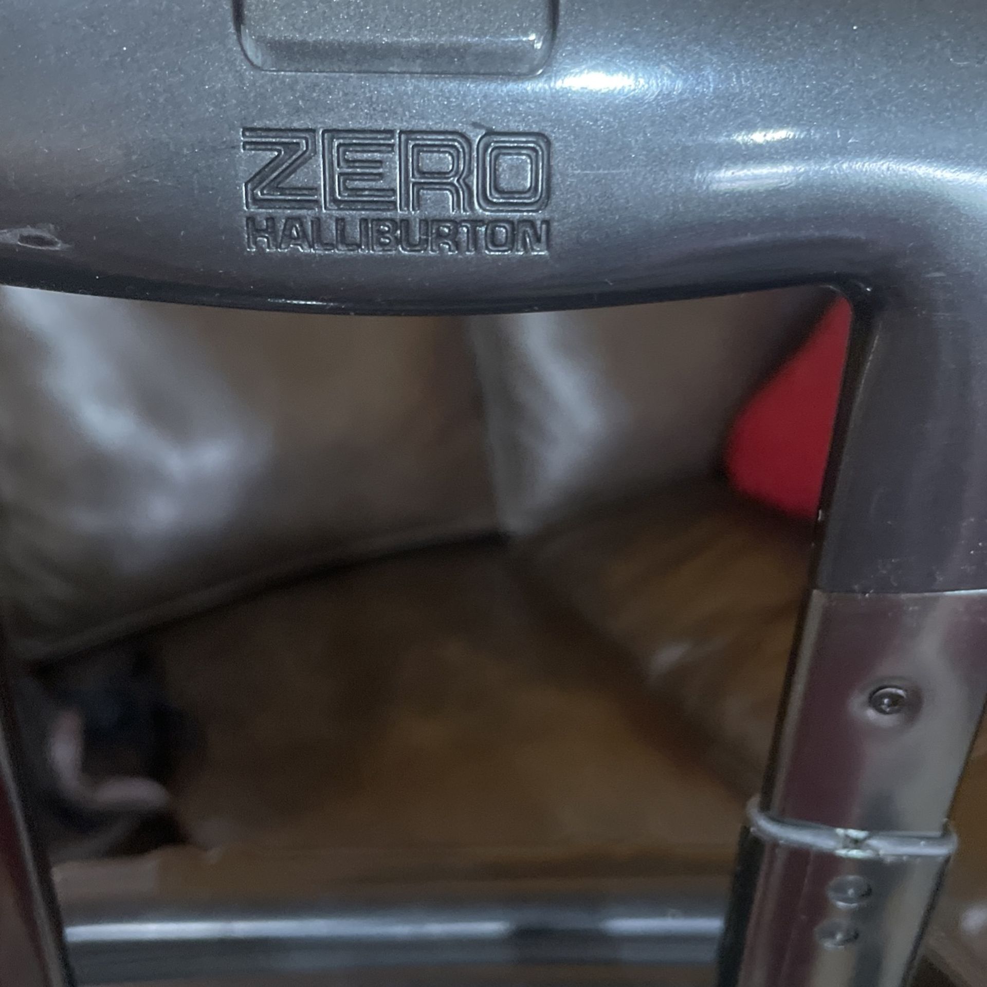 Very Nice Carry On Luggage Only $20 - photo 4