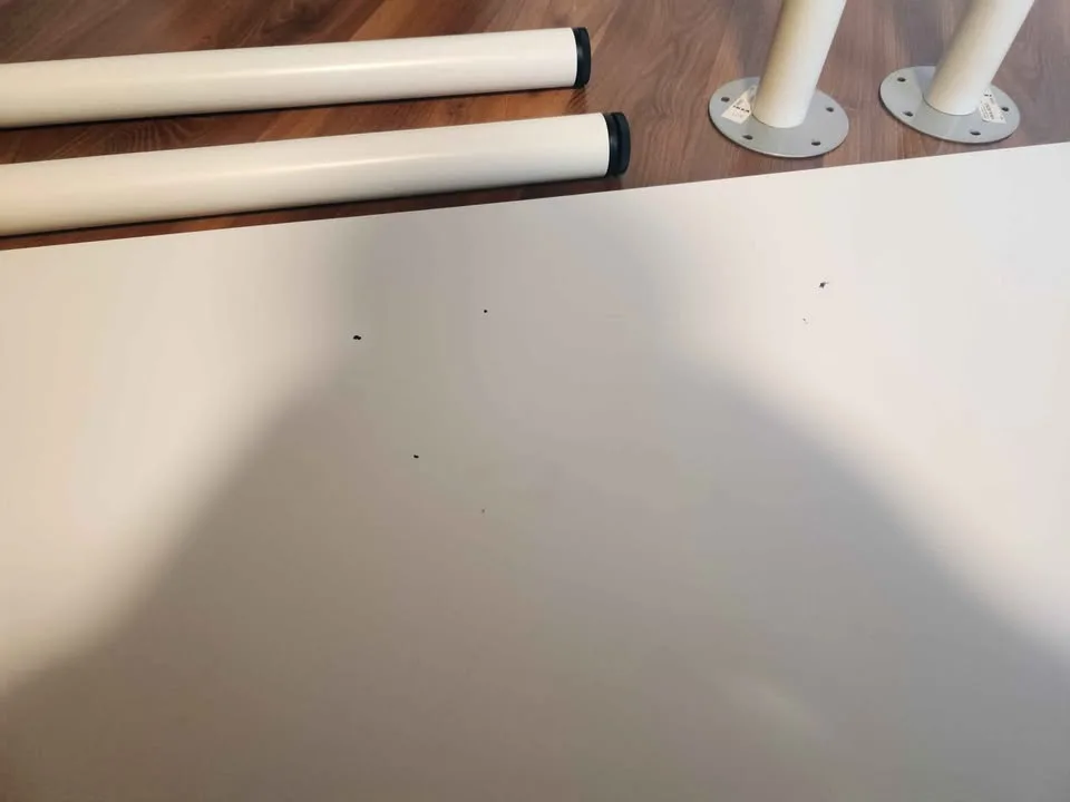 IKEA Table/Desk - LAGKAPTEN & 4x ADILS image indicator(2)