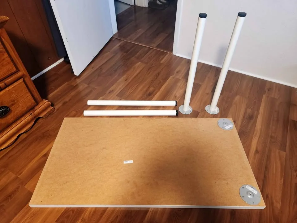 IKEA Table/Desk - LAGKAPTEN & 4x ADILS image indicator(4)