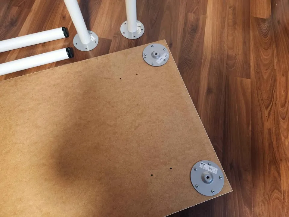 IKEA Table/Desk - LAGKAPTEN & 4x ADILS image indicator(5)