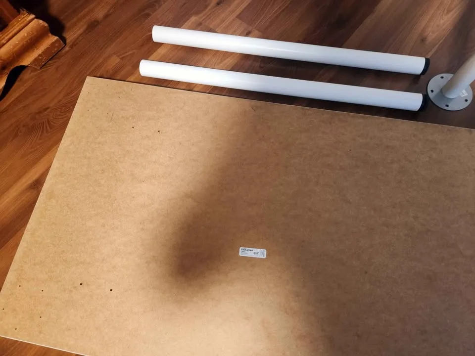 IKEA Table/Desk - LAGKAPTEN & 4x ADILS image indicator(6)