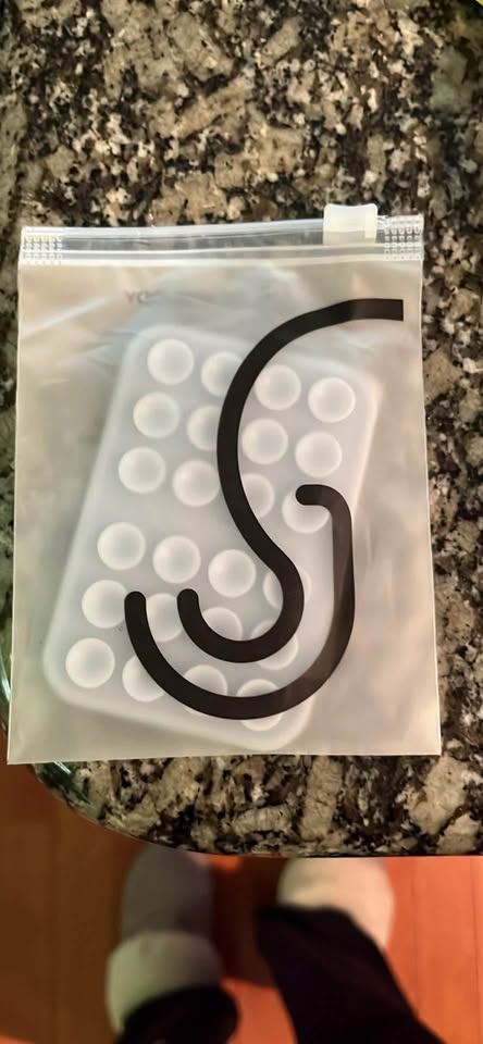 Octobuddy silicone suction phone case. Never used! - photo 4