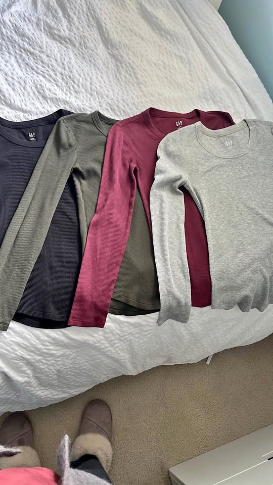 Gap shirts size xs