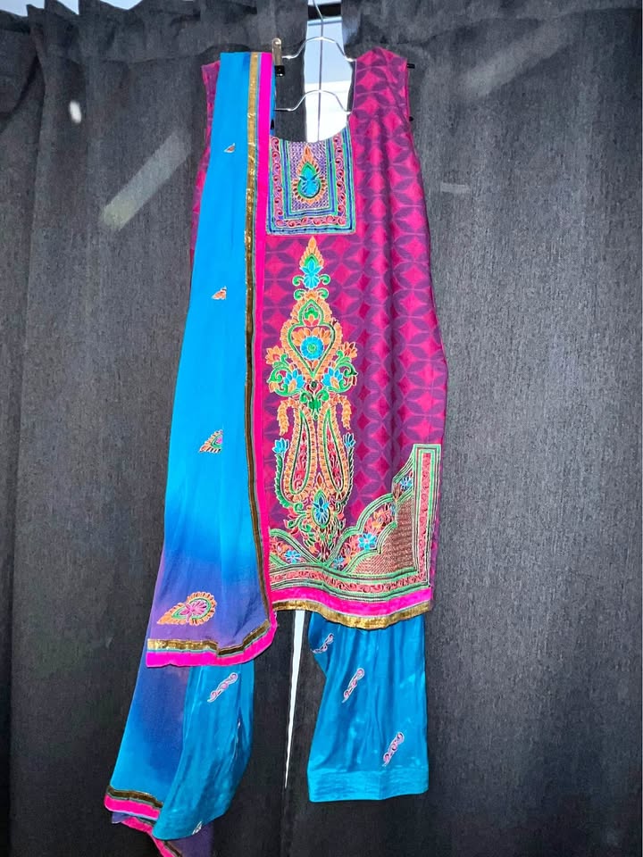 Women’s Indian Outfit