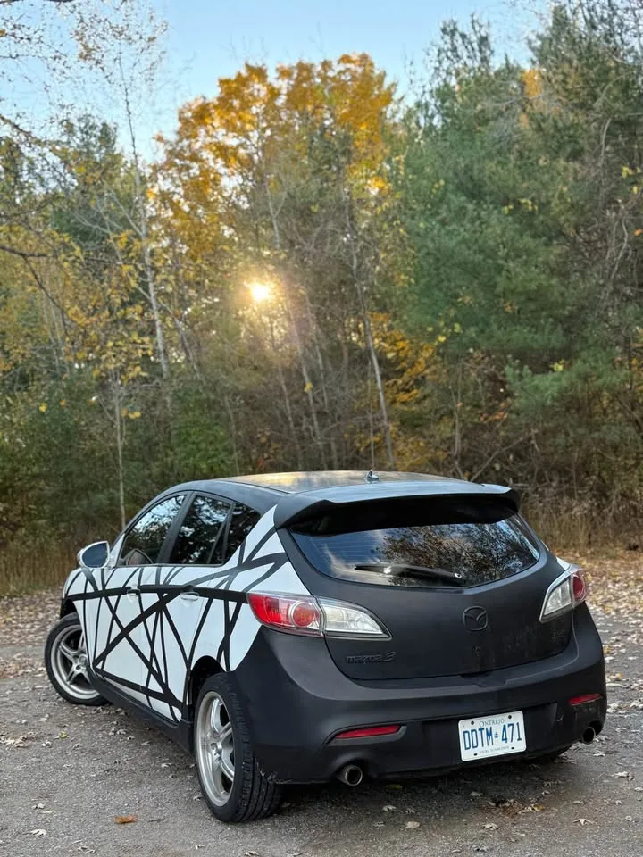 Mazda 3 sport gs 2010/ willing to trade for motorcycle image indicator(3)