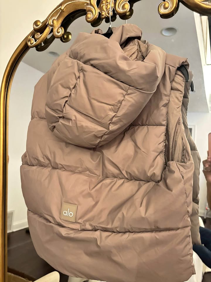 Gold Rush Puffer Vest Size Medium