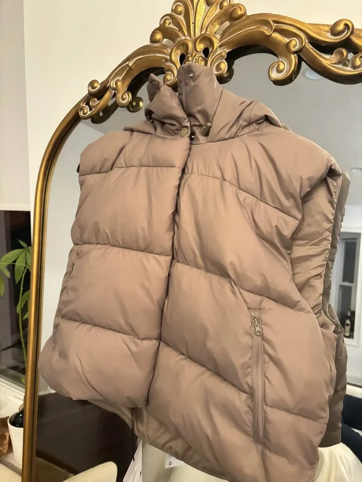 Gold Rush Puffer Vest Size Medium image indicator(2)