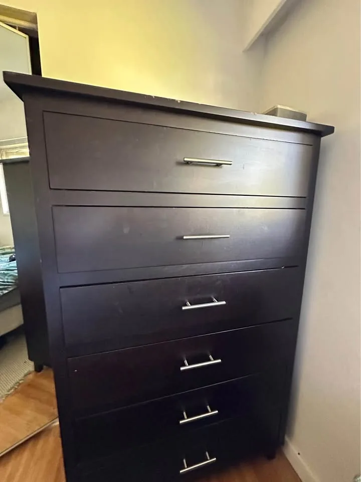 Mahogany Dresser image indicator(6)